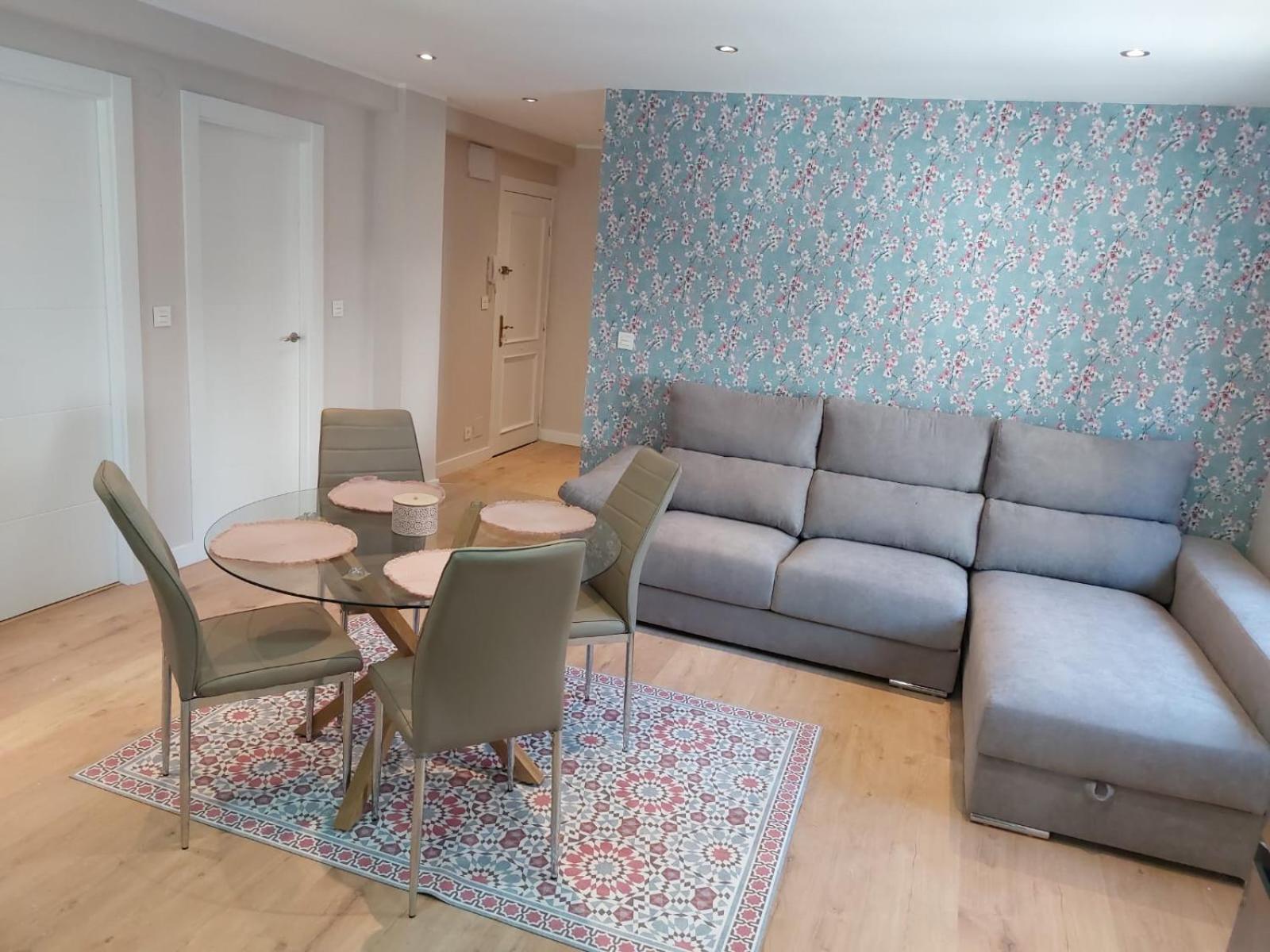 Piso En El Centro Apto 5 Personas Con Garaje Privado Avilés Exteriér fotografie